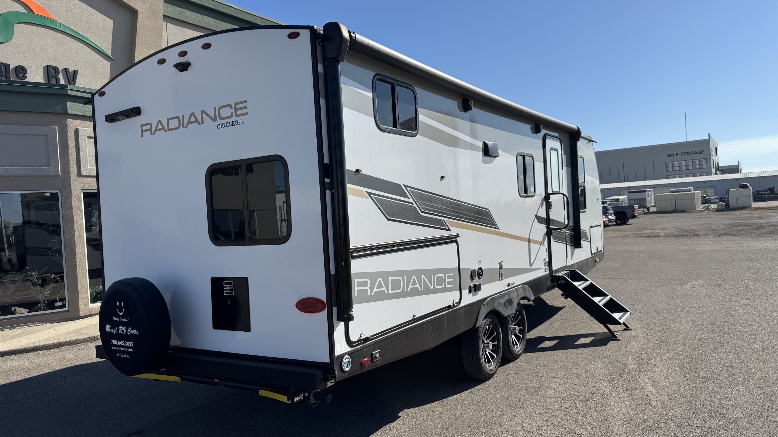 2023 RADIANCE 25BH by CRUISER RV - Image 8