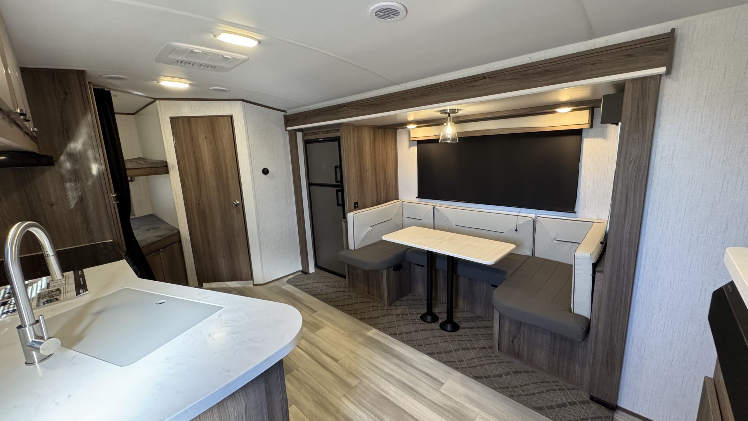 2023 RADIANCE 25BH by CRUISER RV - Image 11