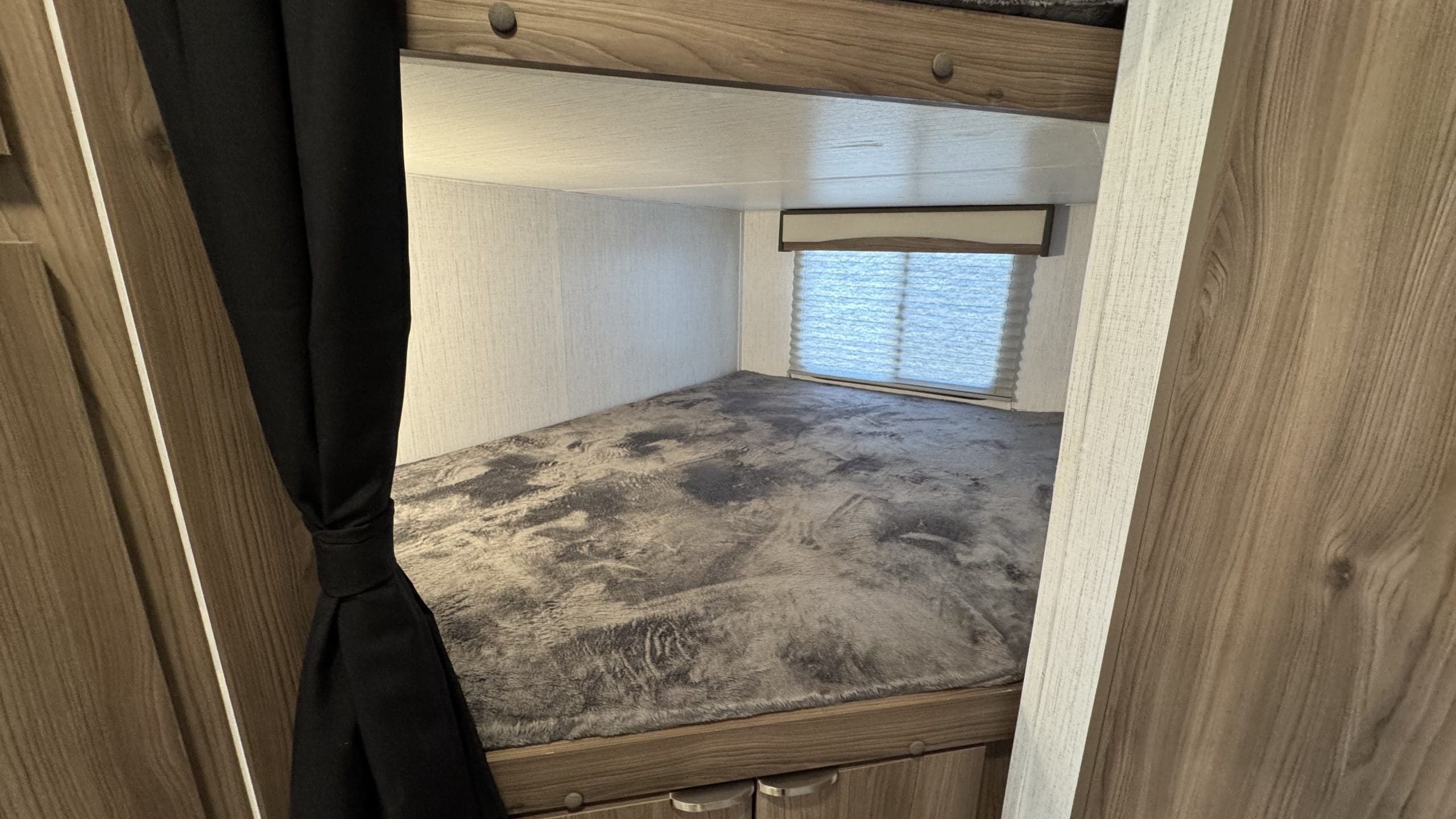 2023 RADIANCE 25BH by CRUISER RV - Image 15