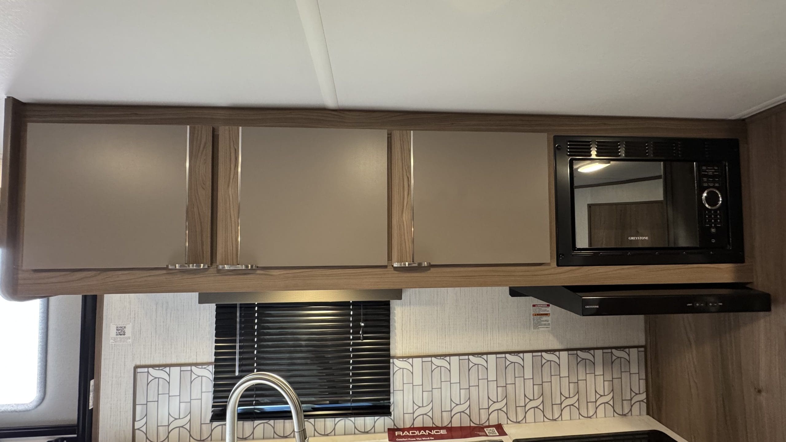 2023 RADIANCE 25BH by CRUISER RV - Image 18