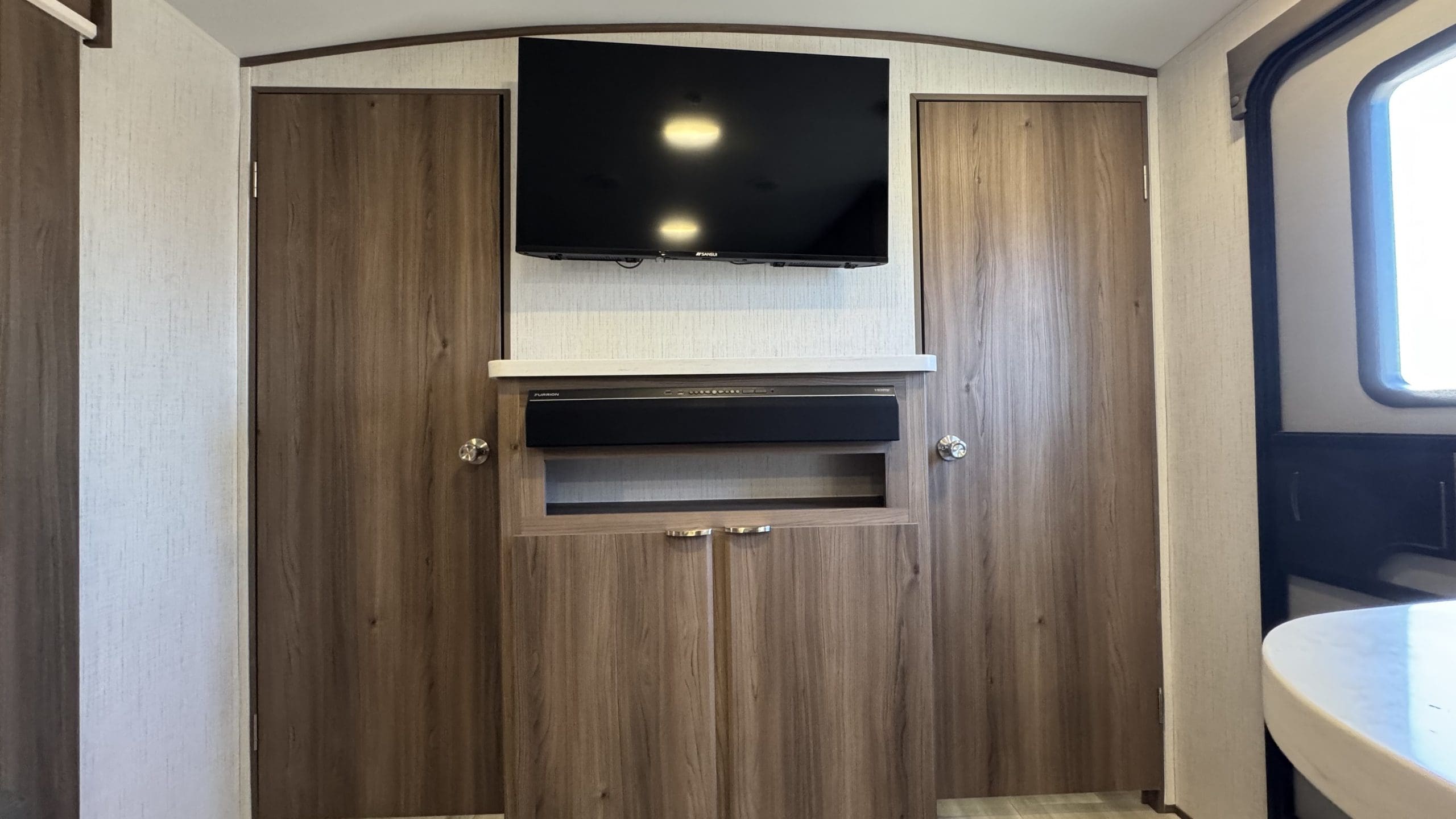 2023 RADIANCE 25BH by CRUISER RV - Image 19