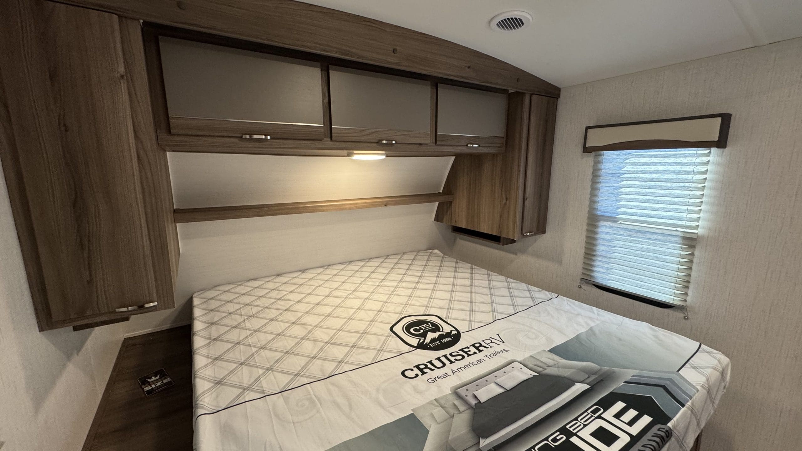 2023 RADIANCE 25BH by CRUISER RV - Image 26