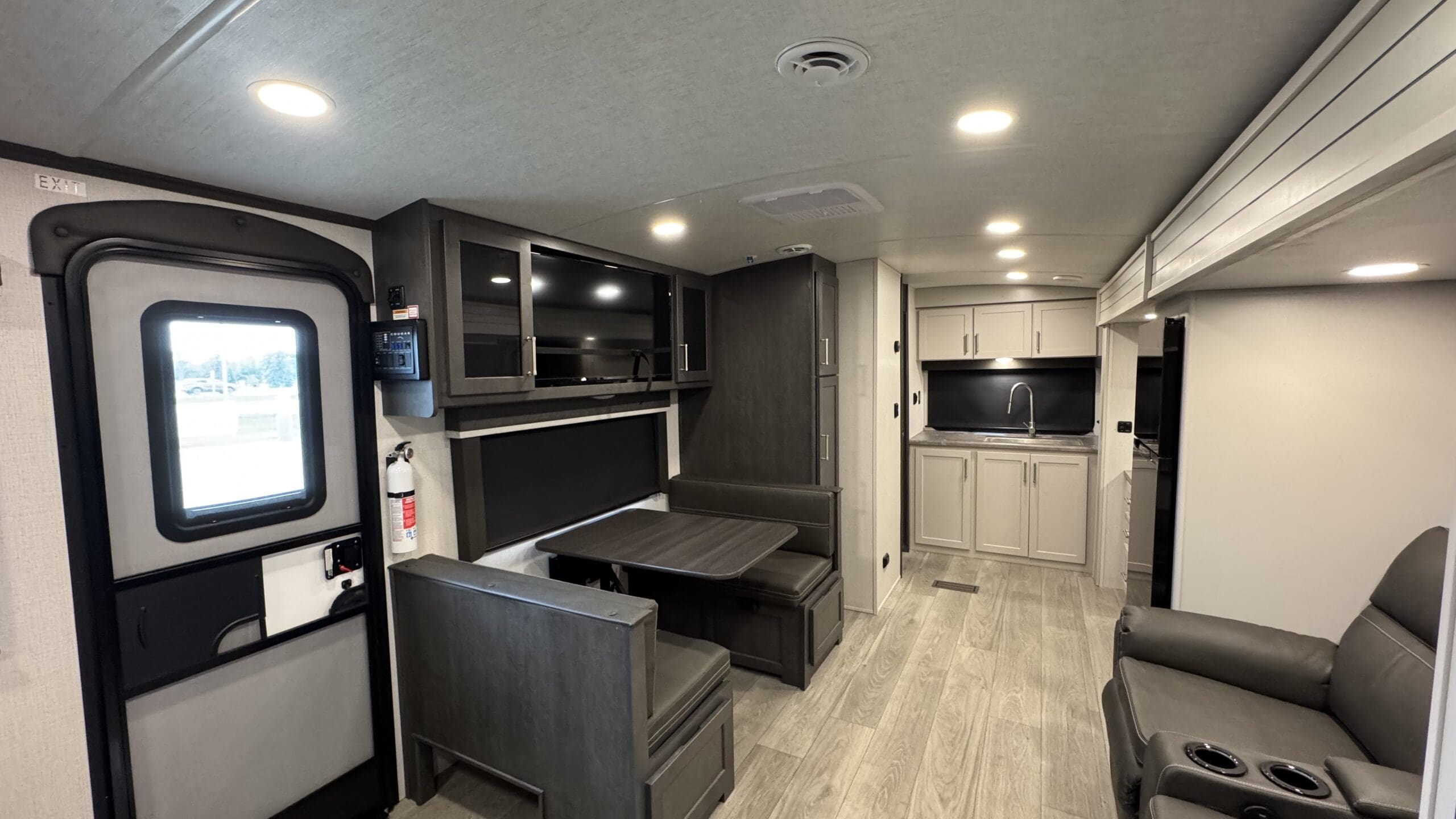 2025 COUGAR 22MLS by KEYSTONE - Image 12