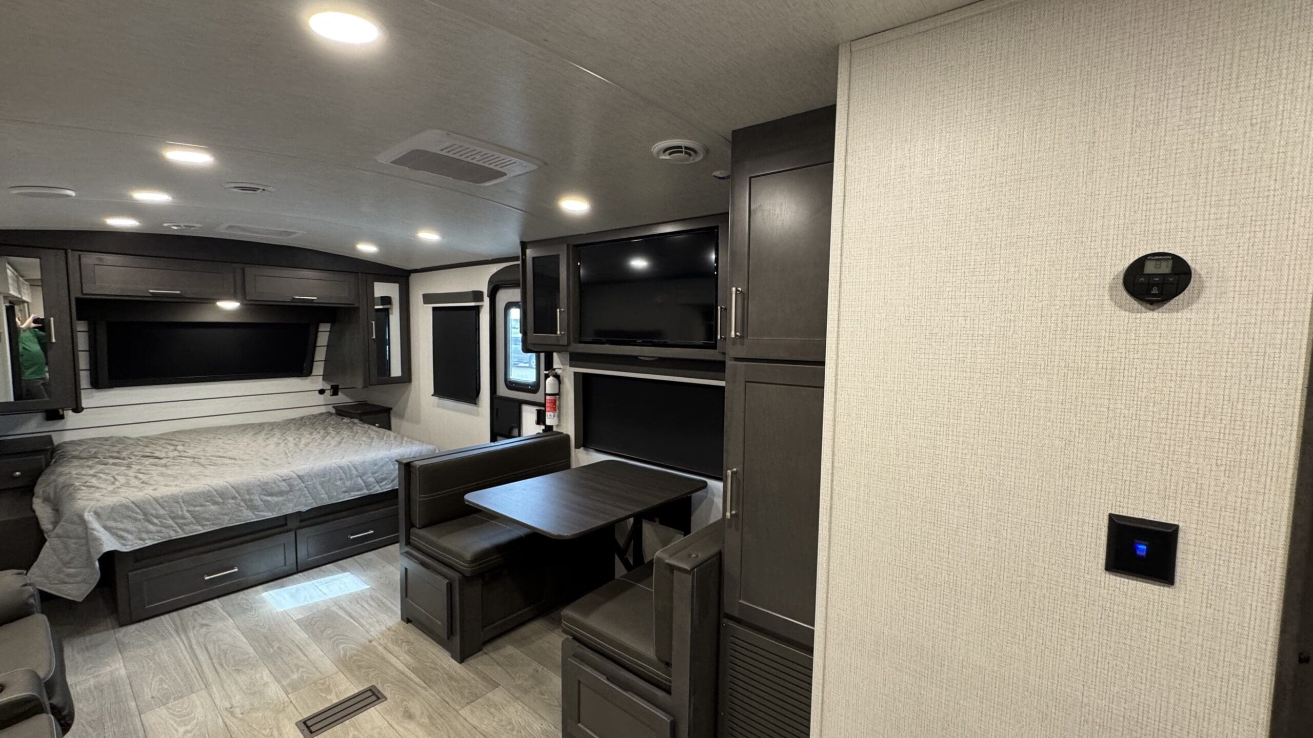 2025 COUGAR 22MLS by KEYSTONE - Image 13