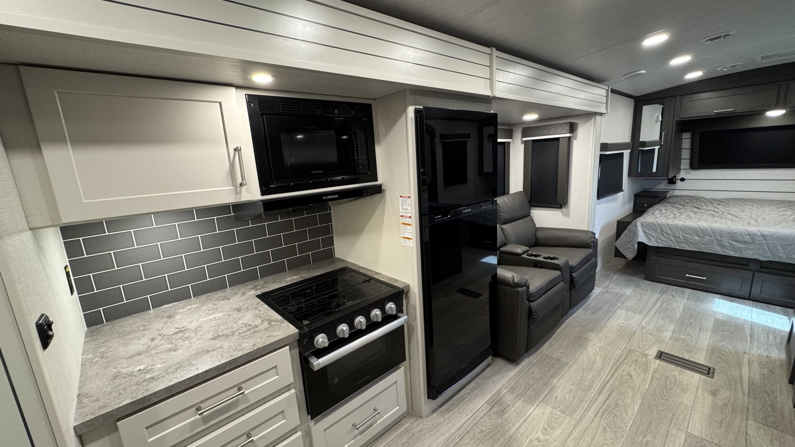 2025 COUGAR 22MLS by KEYSTONE - Image 14