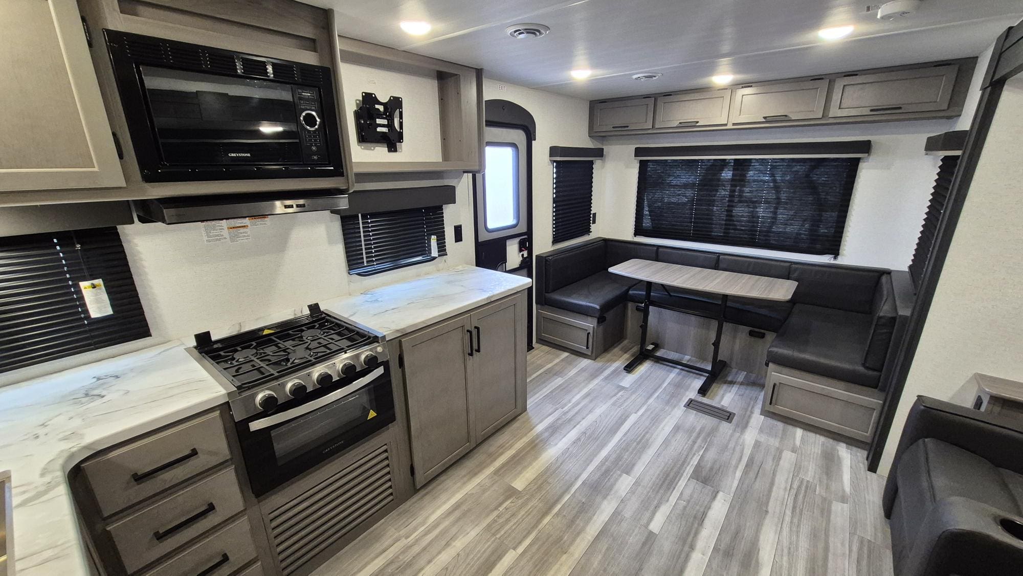 2024 HIDEOUT 25RDS by KEYSTONE - Image 8