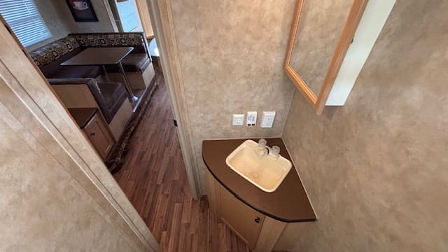 2010 COYOTE 232SS by KZ - Image 29