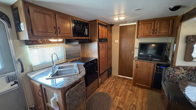 2012 TIMBER RIDGE 240RBS by OUTDOORS RV - Image 11