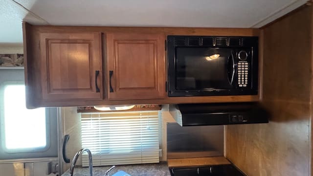2012 TIMBER RIDGE 240RBS by OUTDOORS RV - Image 15