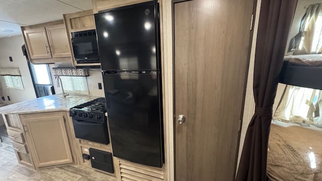 2021 COACHMEN 261BHS by FOREST RIVER - Image 14