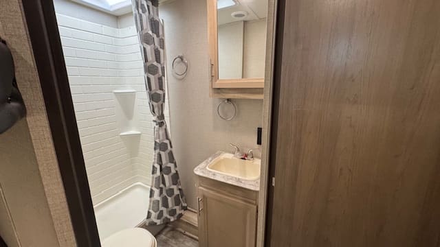 2021 COACHMEN 261BHS by FOREST RIVER - Image 32