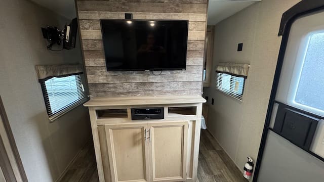 2021 COACHMEN 261BHS by FOREST RIVER - Image 24