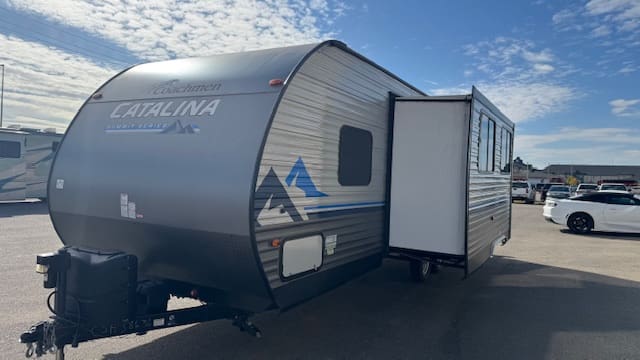 2021 COACHMEN 261BHS by FOREST RIVER - Image 5