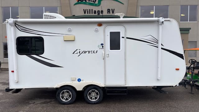 2017 EXPRESS E19QBH by TRAVEL LITE