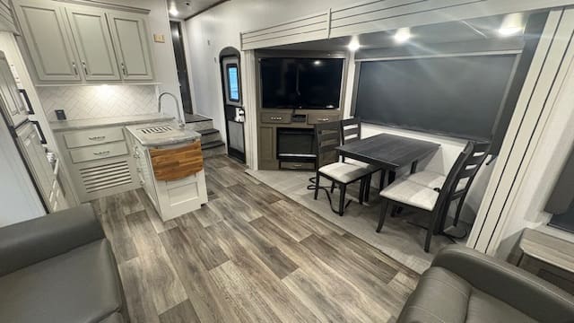 2021 COUGAR 27SGS by KEYSTONE - Image 12