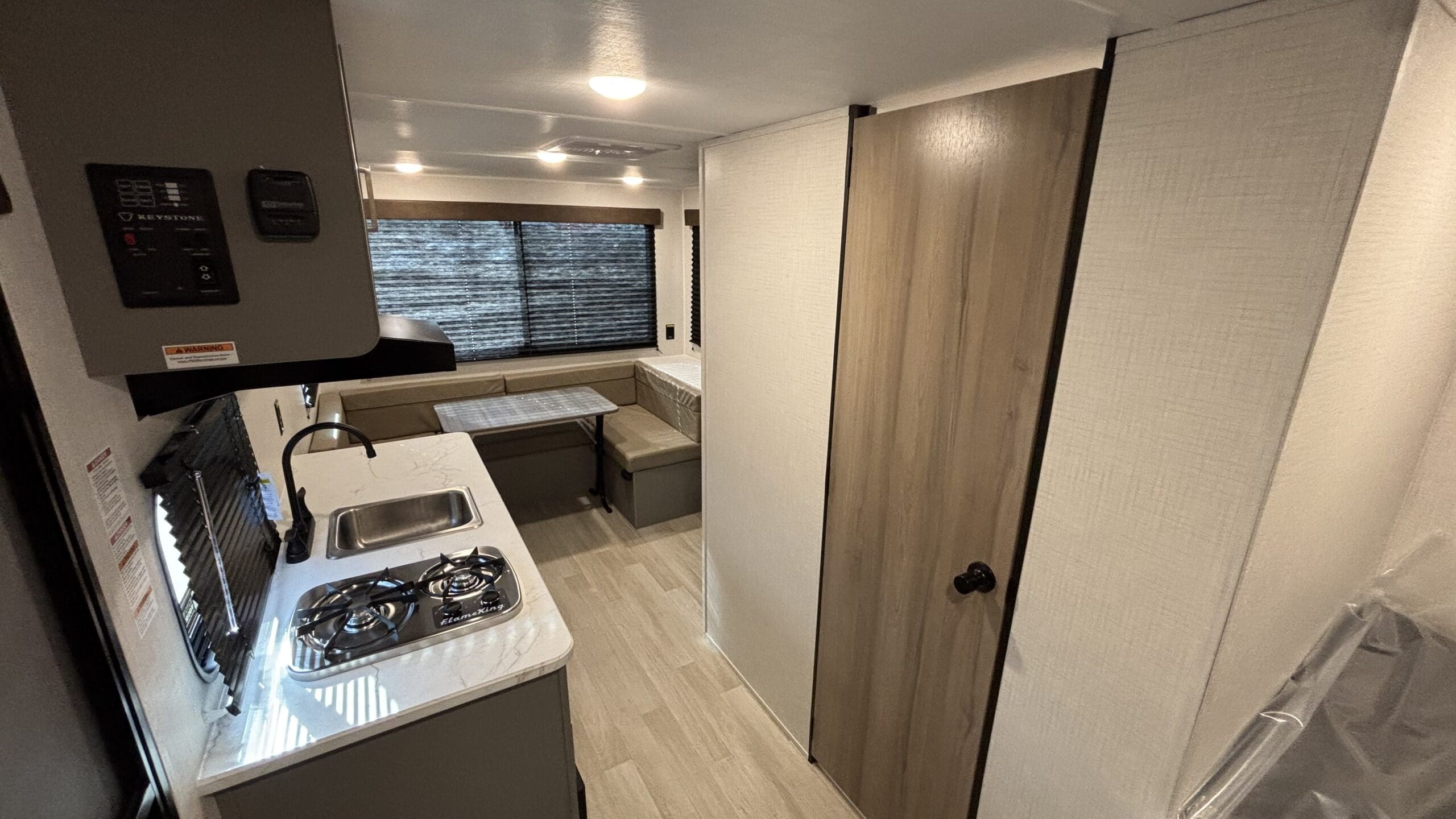 2026 HIDEOUT 177RD by KEYSTONE - Image 6