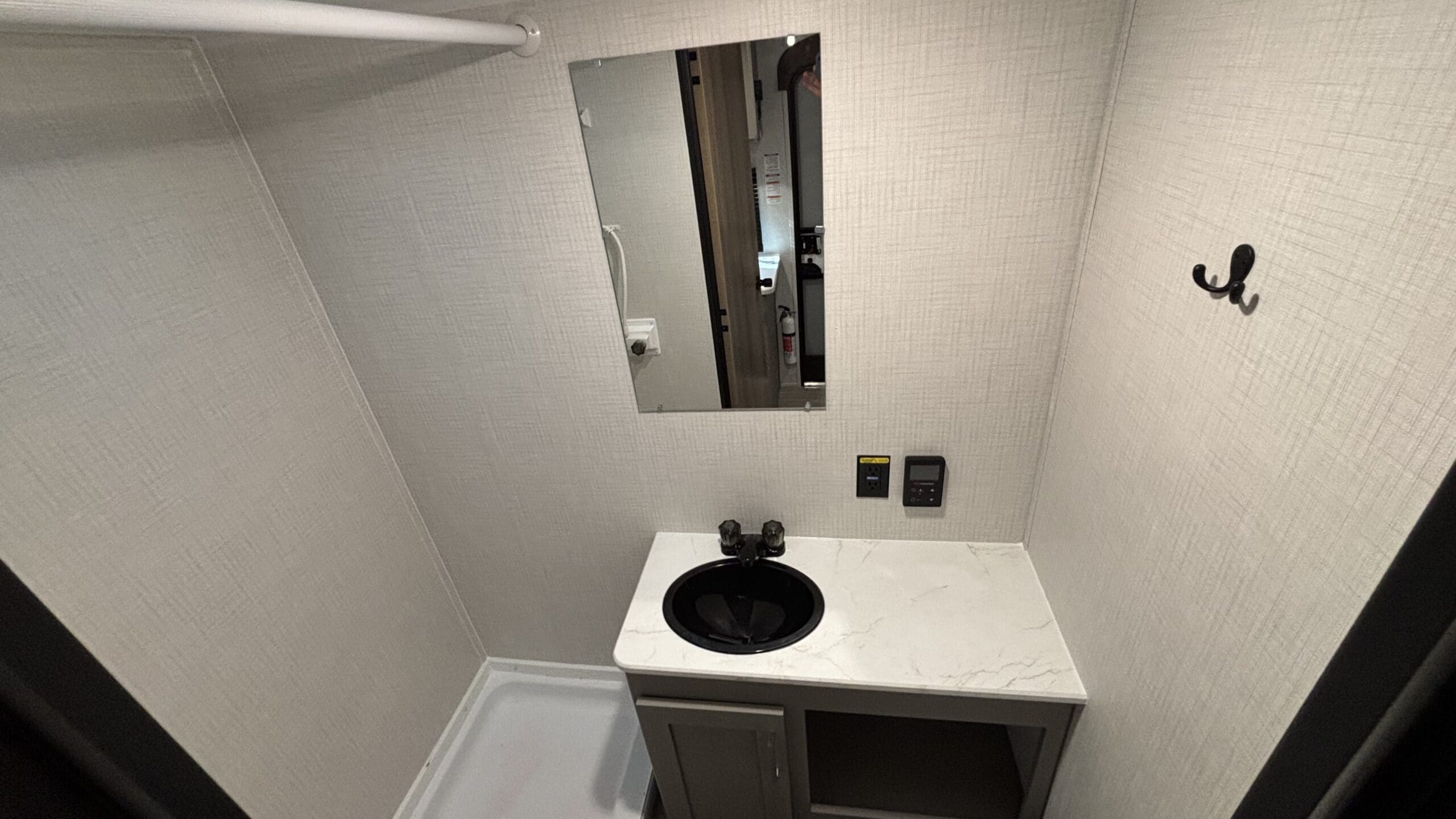 2026 HIDEOUT 177RD by KEYSTONE - Image 26