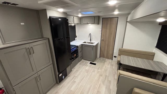 2026 HIDEOUT 291BR by KEYSTONE - Image 8