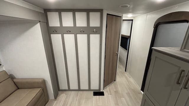 2026 HIDEOUT 291BR by KEYSTONE - Image 13