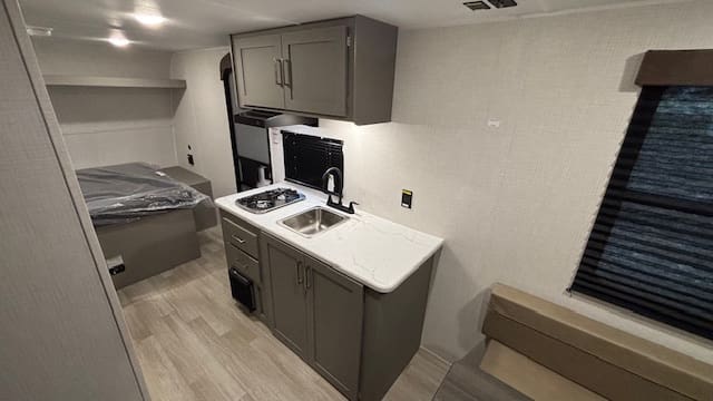 2026 HIDEOUT 177RD by KEYSTONE - Image 8