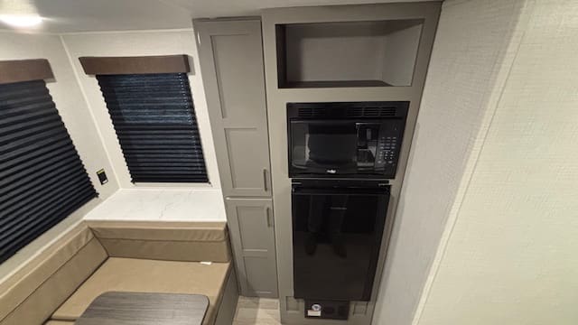 2026 HIDEOUT 177RD by KEYSTONE - Image 12