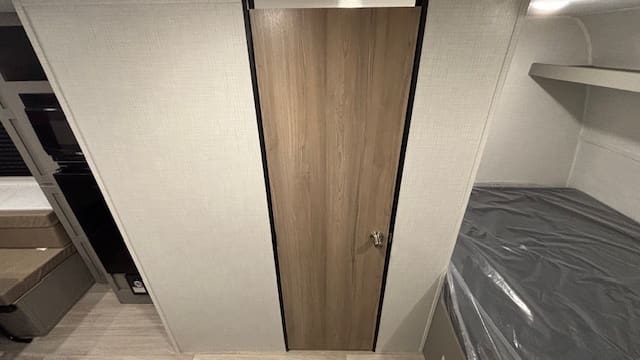 2026 HIDEOUT 177RD by KEYSTONE - Image 17