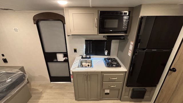 2026 HIDEOUT 176BH by KEYSTONE - Image 15