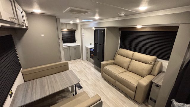 2026 HIDEOUT 224ML by KEYSTONE - Image 6