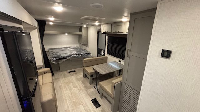 2026 HIDEOUT 224ML by KEYSTONE - Image 8