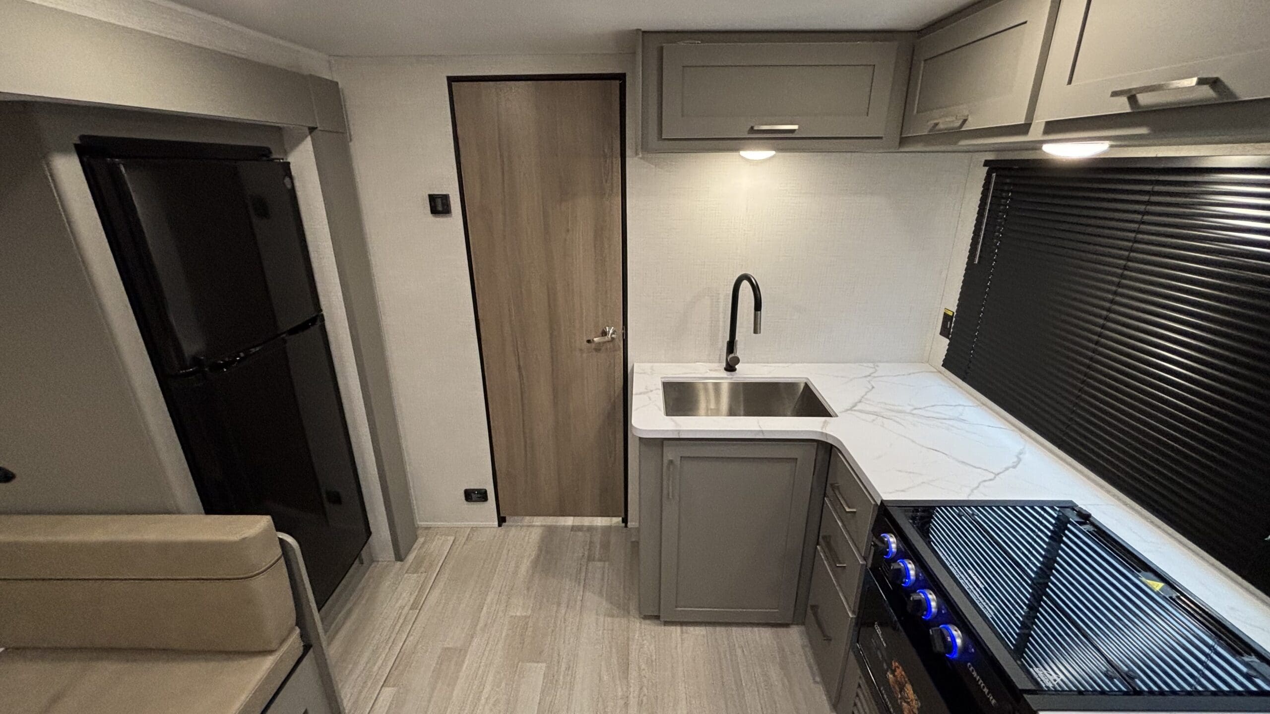 2026 HIDEOUT 284BH by KEYSTONE - Image 12