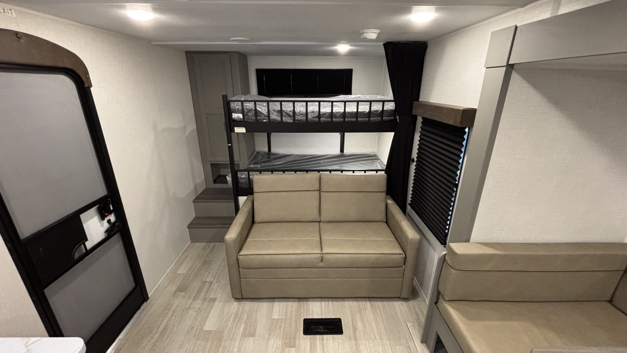 2026 HIDEOUT 284BH by KEYSTONE - Image 14