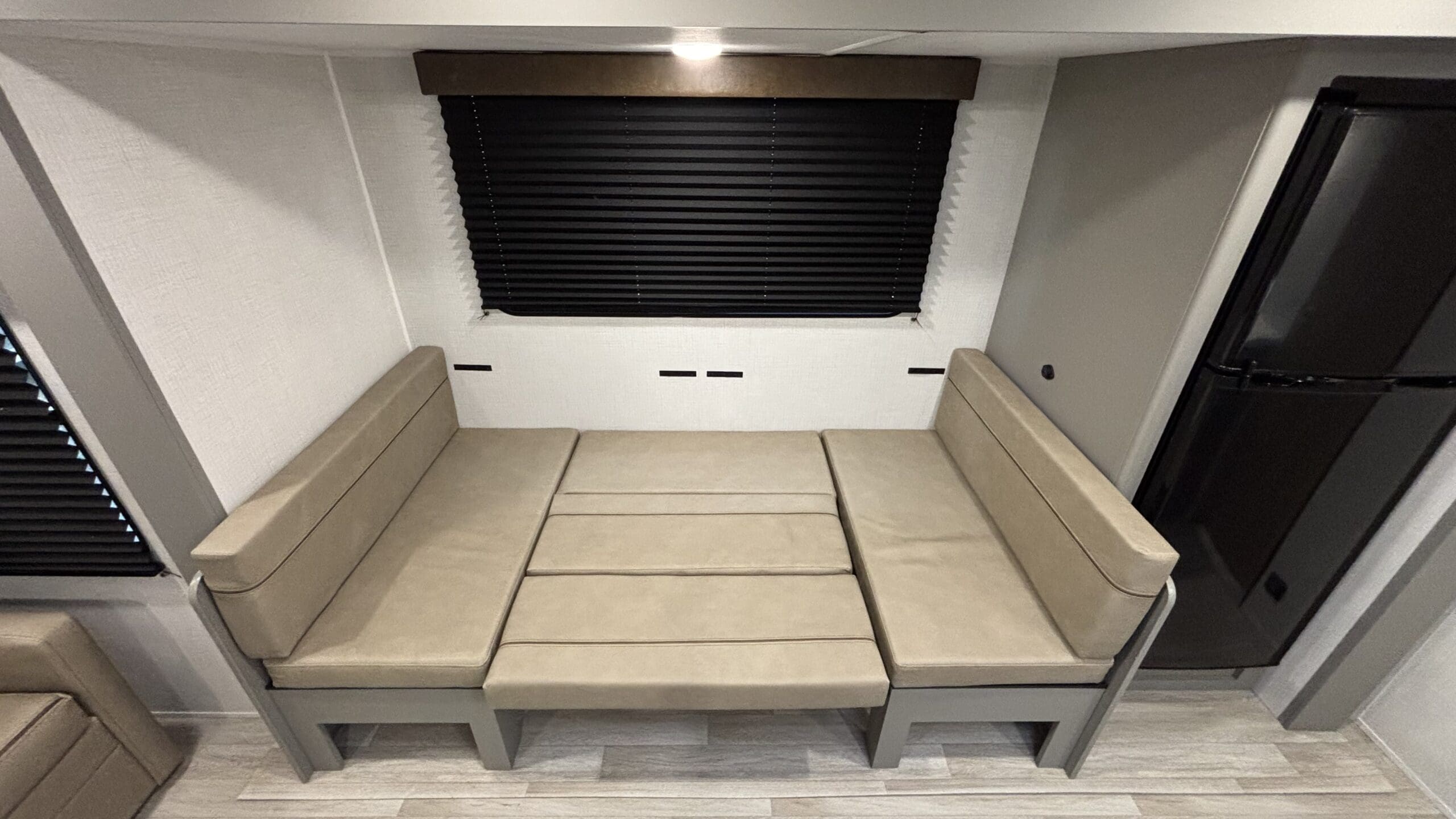 2026 HIDEOUT 284BH by KEYSTONE - Image 20