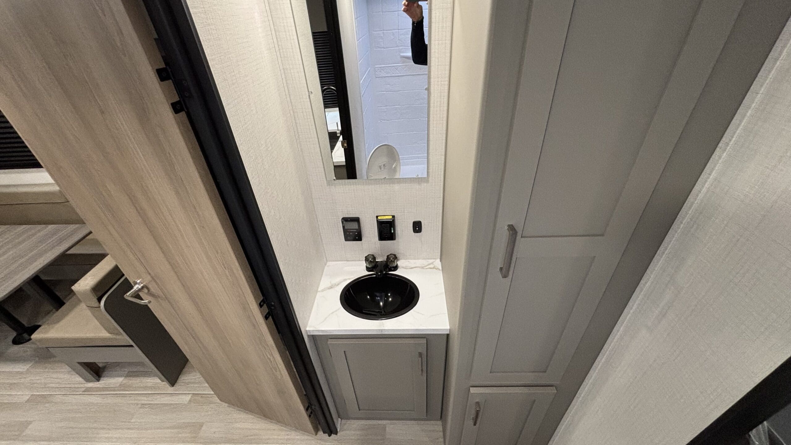 2026 HIDEOUT 284BH by KEYSTONE - Image 23