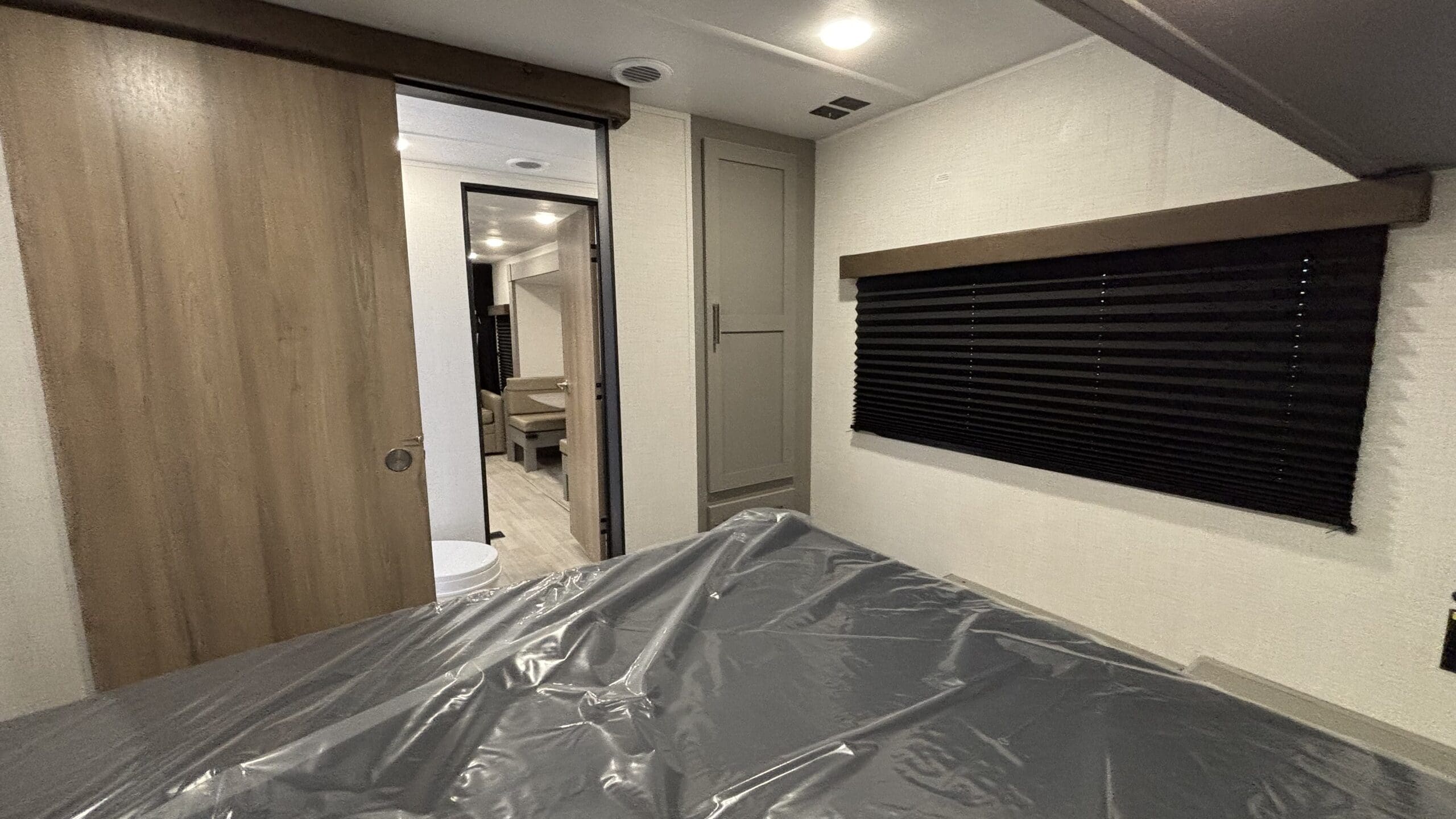 2026 HIDEOUT 284BH by KEYSTONE - Image 32