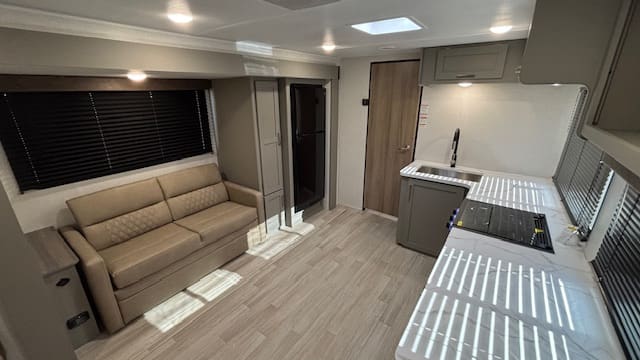 2026 HIDEOUT 254RD by KEYSTONE - Image 7