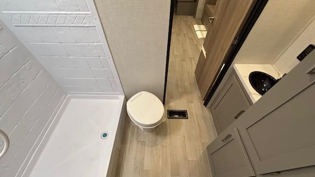 2026 HIDEOUT 254RD by KEYSTONE - Image 21