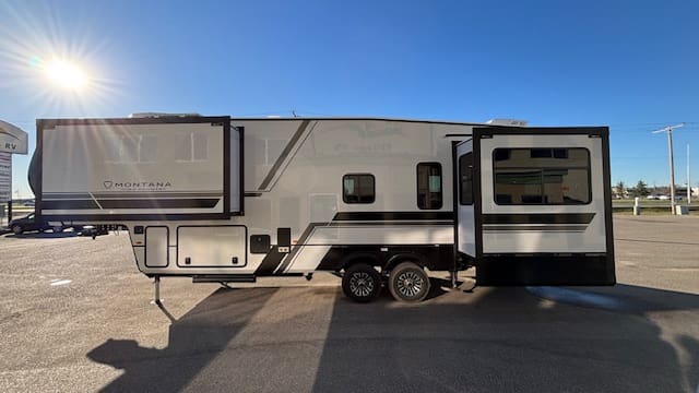 2026 HC MONTANA 311RD by KEYSTONE - Image 4