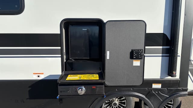 2026 HC MONTANA 311RD by KEYSTONE - Image 6