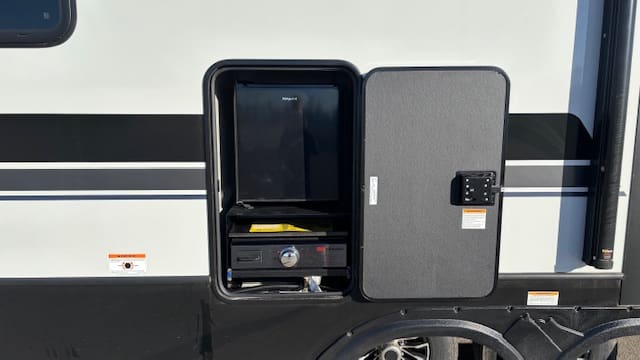 2026 HC MONTANA 311RD by KEYSTONE - Image 8