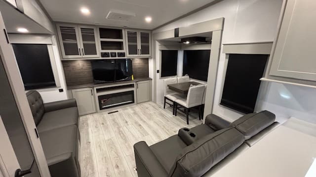 2026 HC MONTANA 311RD by KEYSTONE - Image 10