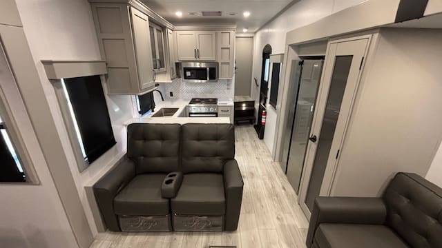 2026 HC MONTANA 311RD by KEYSTONE - Image 17