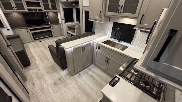 2026 HC MONTANA 311RD by KEYSTONE - Image 20