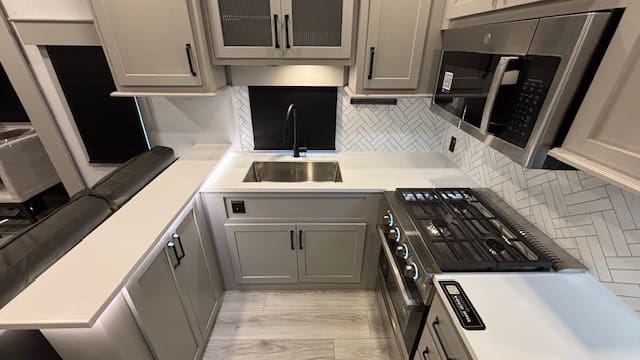 2026 HC MONTANA 311RD by KEYSTONE - Image 25