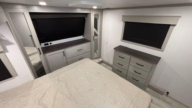 2026 HC MONTANA 311RD by KEYSTONE - Image 37