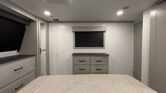 2026 HC MONTANA 311RD by KEYSTONE - Image 41