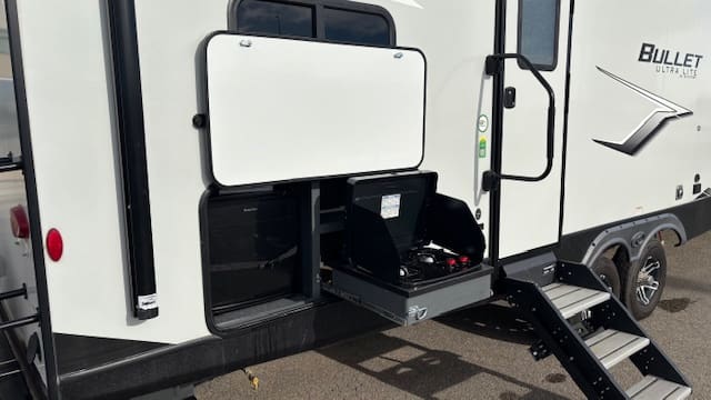 2022 BULLET 331BHS by KEYSTONE - Image 8