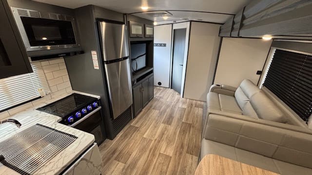 2022 BULLET 331BHS by KEYSTONE - Image 13