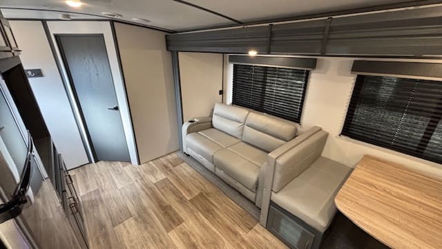 2022 BULLET 331BHS by KEYSTONE - Image 14