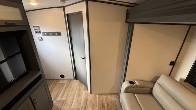 2022 BULLET 331BHS by KEYSTONE - Image 15