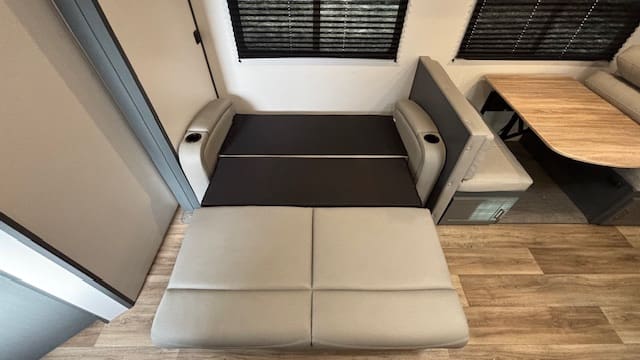 2022 BULLET 331BHS by KEYSTONE - Image 43